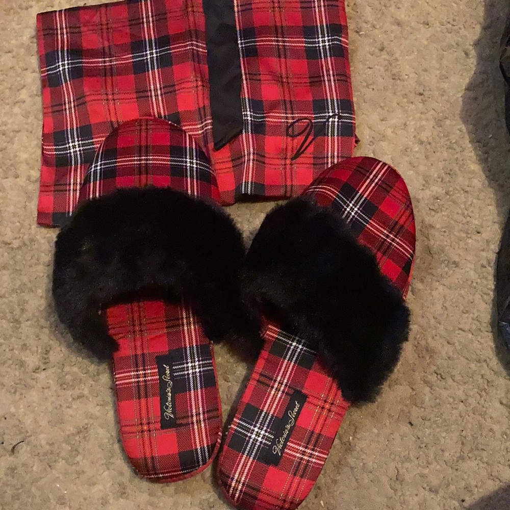 Victoria secret house slippers